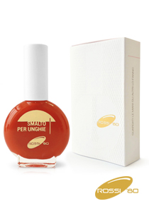 26-rosso-arancio-unghie-smalti-caldi-estate-polish-nails-colore-classico-rossi80-800x1000